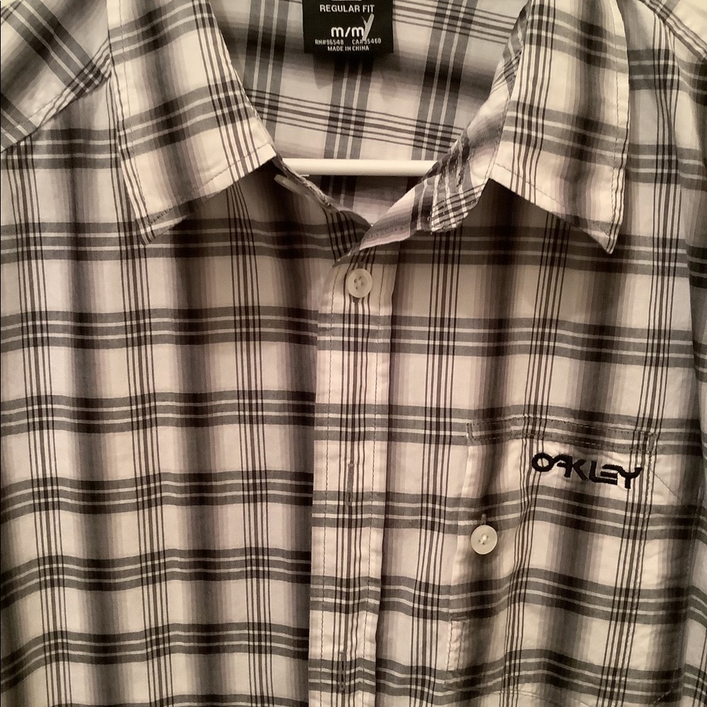 Oakley Button Down Shirt Size Medium - image 2